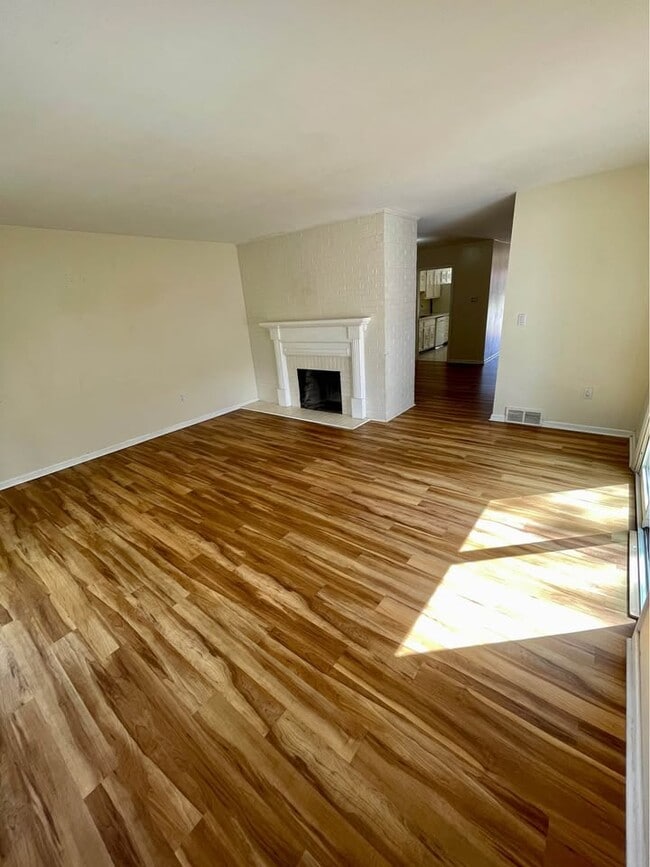 Building Photo - 4917 Artcrest Dr