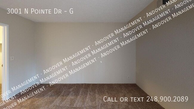 Building Photo - 3001 N Pointe Dr