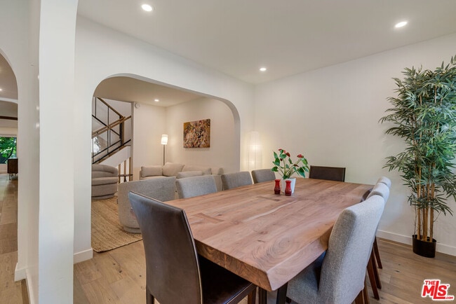 Building Photo - 5011 Showboat Pl
