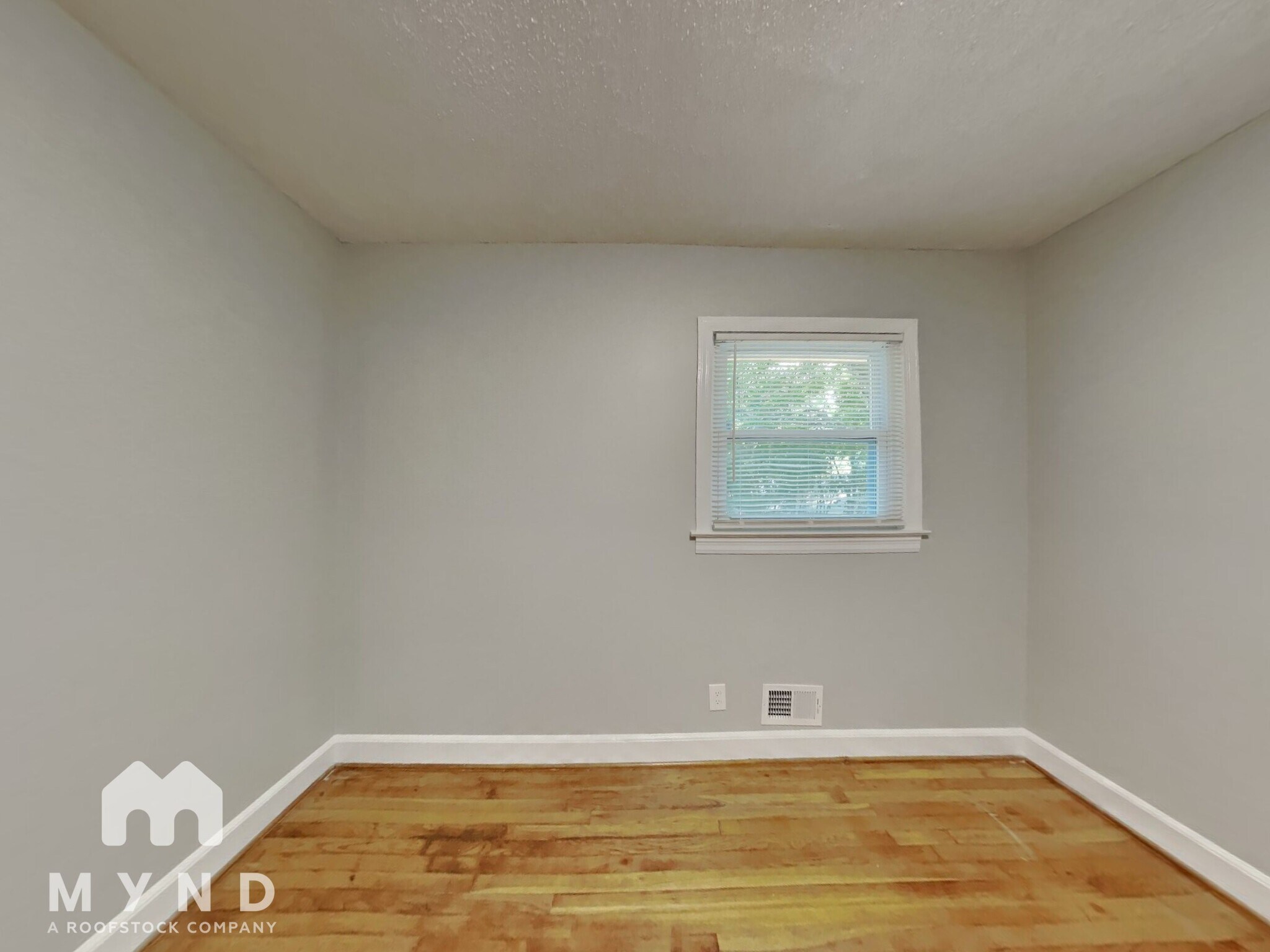 Building Photo - 907 Phillip St