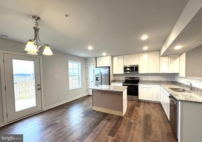 Building Photo - 140 Olga Dr