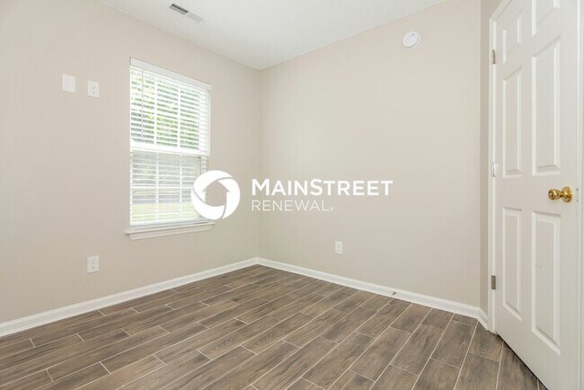 Building Photo - 3 Bedroom Pet-Friendly Home in Gastonia, NC with Main Street Renewal