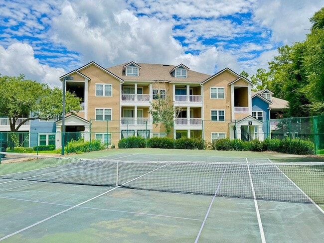 Building Photo - 2801 Chancellorsville Dr