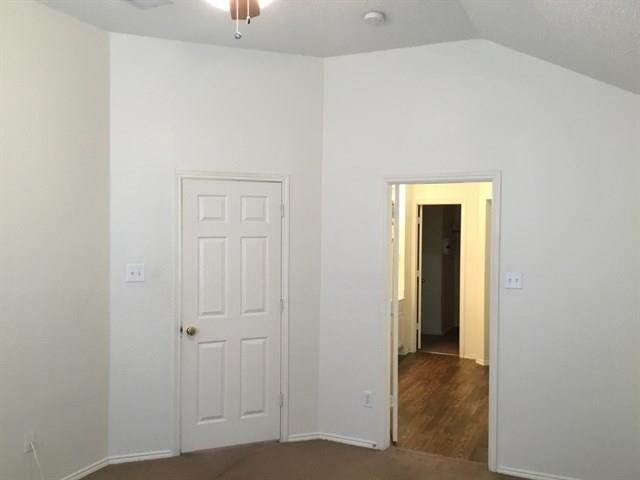Building Photo - 5628 Creekhollow Dr
