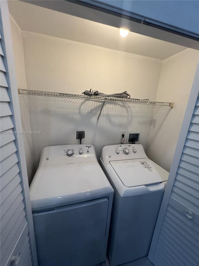 Building Photo - 289 SW 159th Ln
