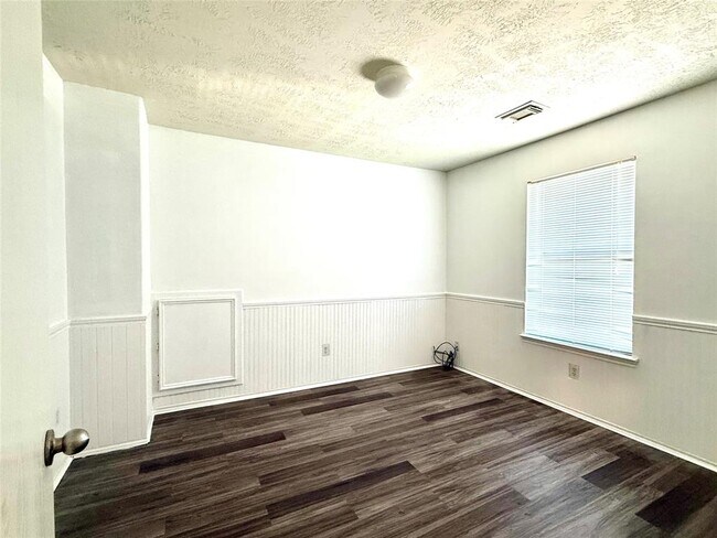 Building Photo - 4762 Lonestone Cir