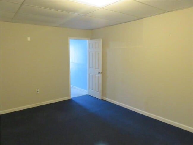 Building Photo - 204 Twin Pines Ct