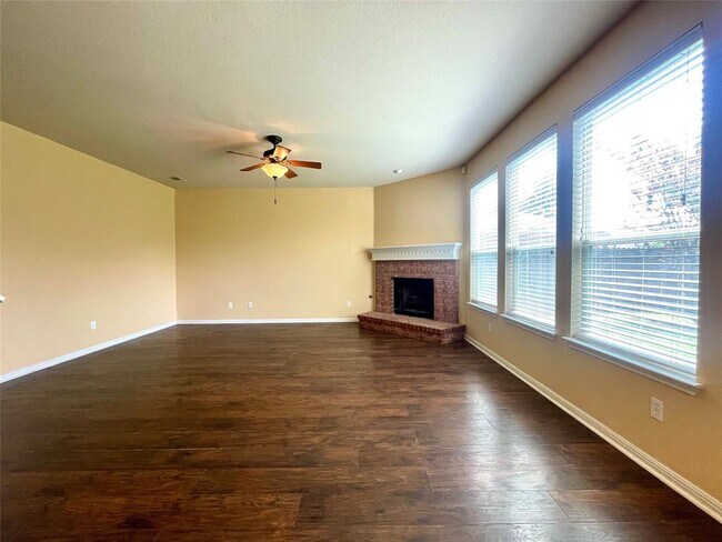 Building Photo - 20625 Farm Pond Ln