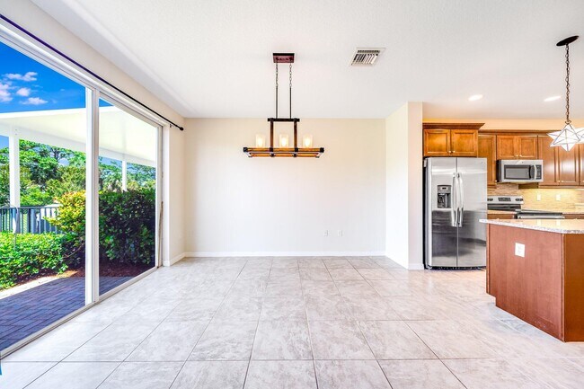 Building Photo - 4543 Tara Cove Way