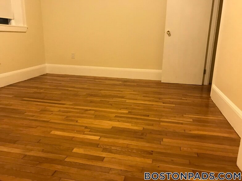 Building Photo - 12 Dean Rd