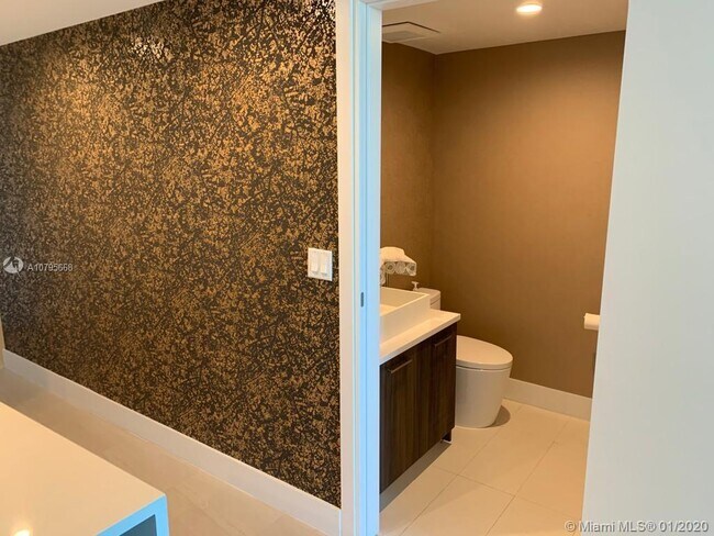 Building Photo - 1150 102nd St