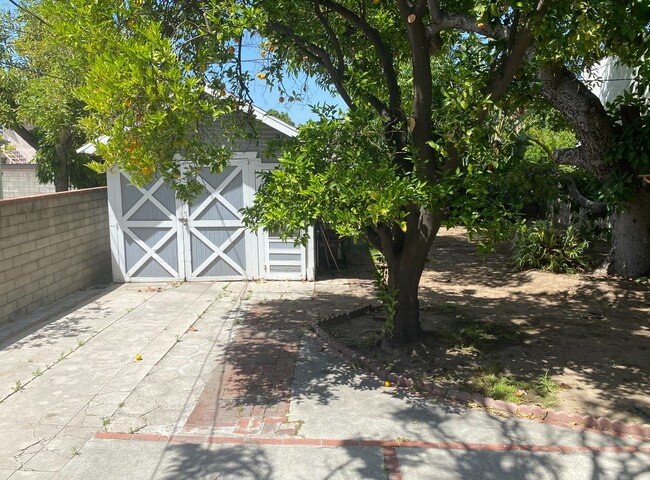 Building Photo - 3912 Revere Ave