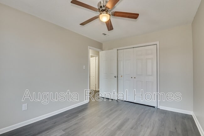 Building Photo - 2716 Cardigan Ct