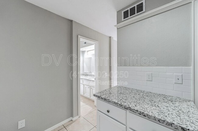 Building Photo - 4702 N Cashel Cir