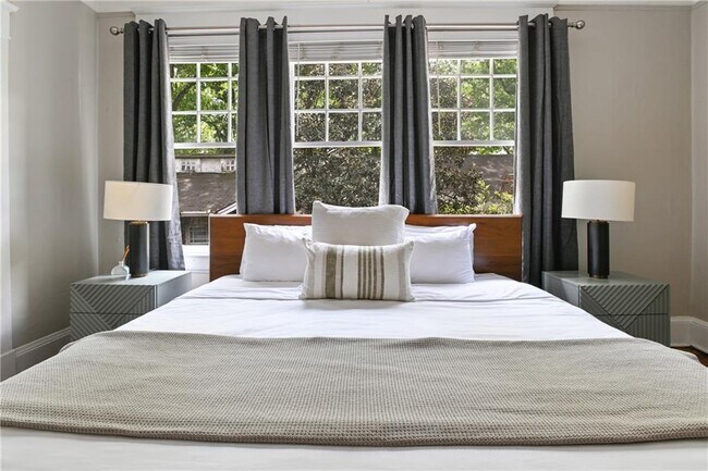 Building Photo - 635 Bonaventure Ave NE