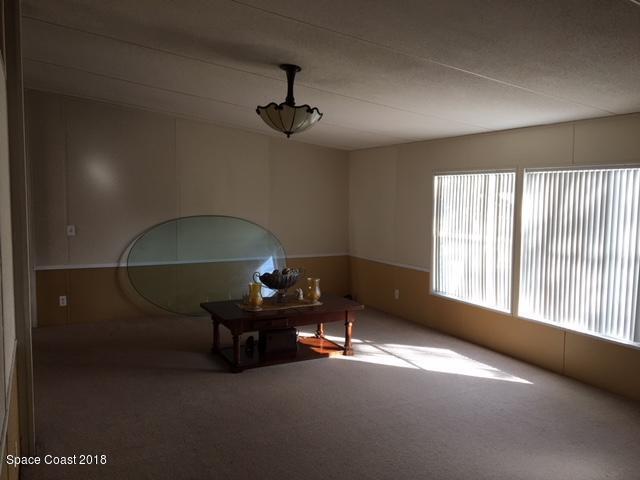 Building Photo - 1617 Ridge Dr