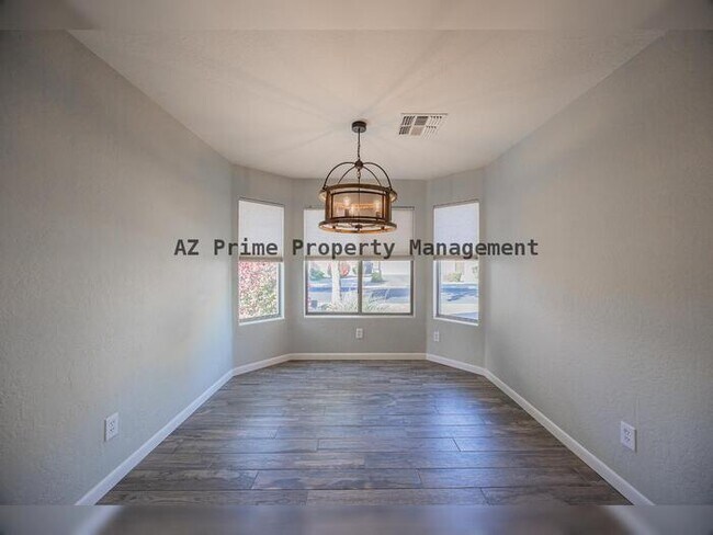 Building Photo - 1633 E Beautiful Ln