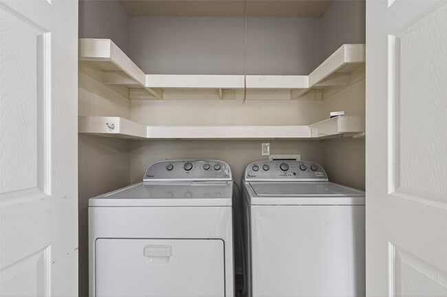 Building Photo - 12811 Ashford Meadow Dr