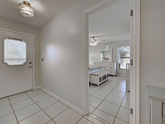 Building Photo - 2BD/2BA/1CG in Vivienda West - a 55+Community