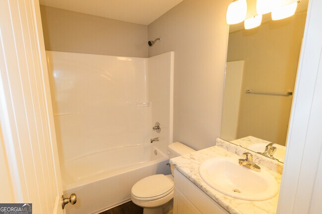 Building Photo - 208 Evans Ter