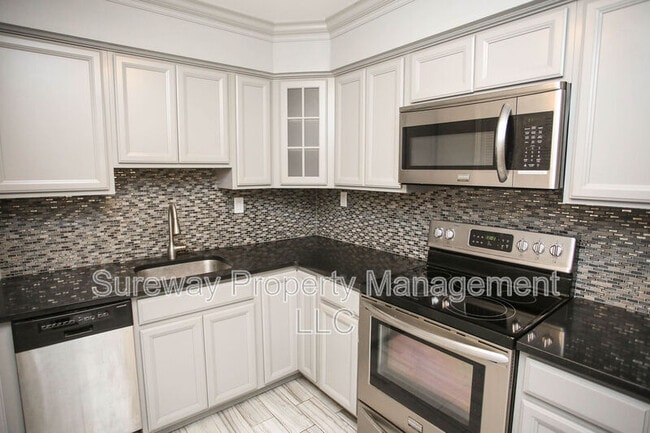 Building Photo - 2116 Harbour Dr