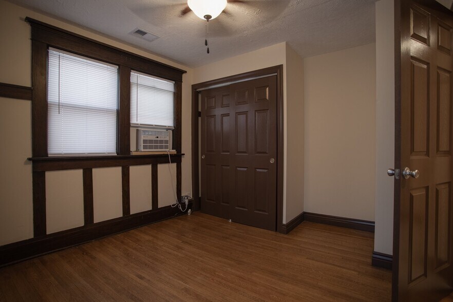 Building Photo - 121 N 38th Ave