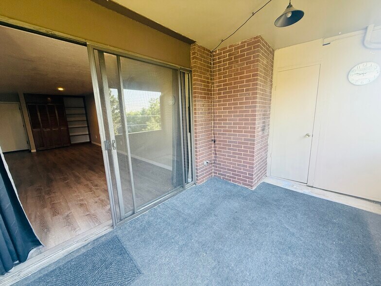 Building Photo - 2227 Canyon Blvd