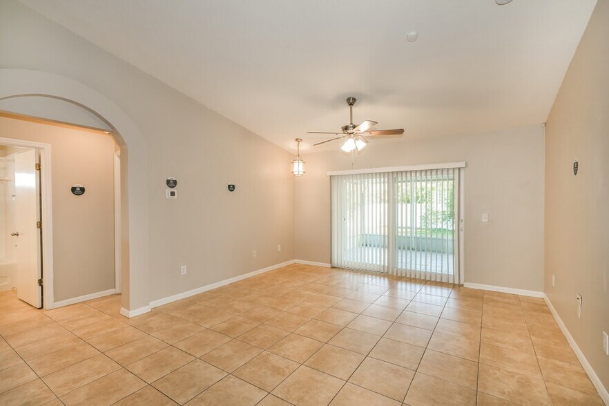 Building Photo - 11841 Brenford Crest Dr