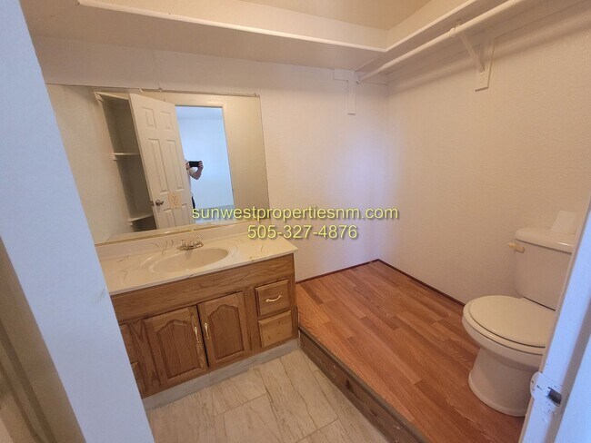 Building Photo - 4 Bedroom, 2.5 Bath Home for Rent