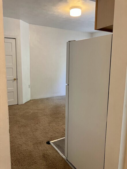 Building Photo - 5819 Bartlett St