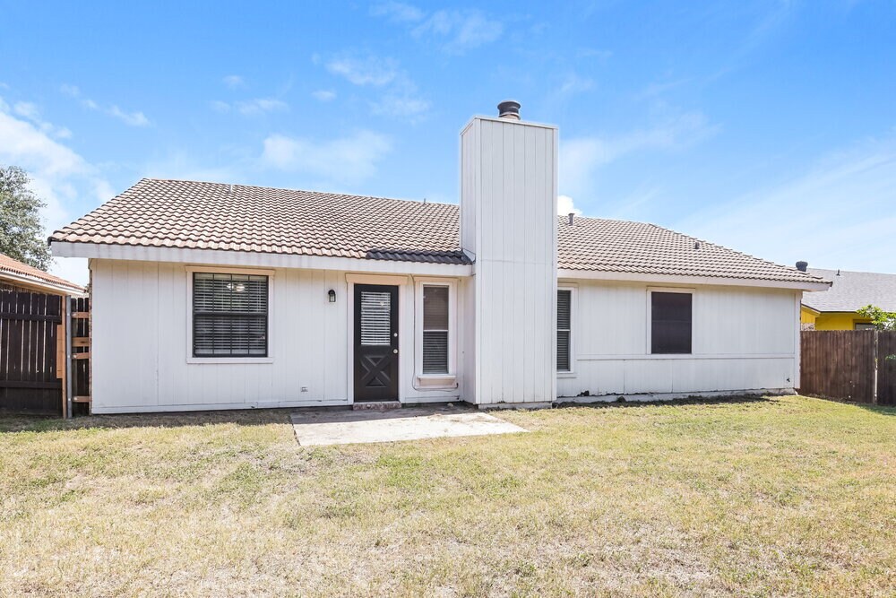 Building Photo - 7320 Ridge Rd W