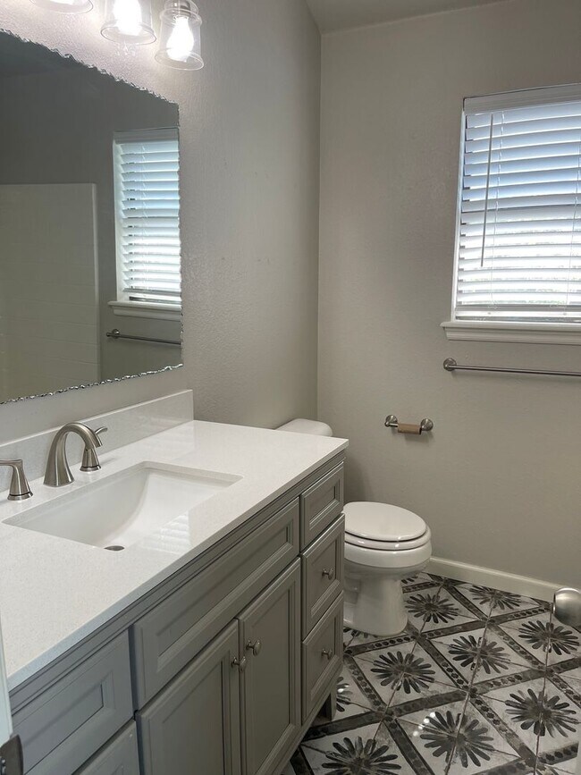 Building Photo - Water front 3 bedroom, 2 bath with a 2 car...