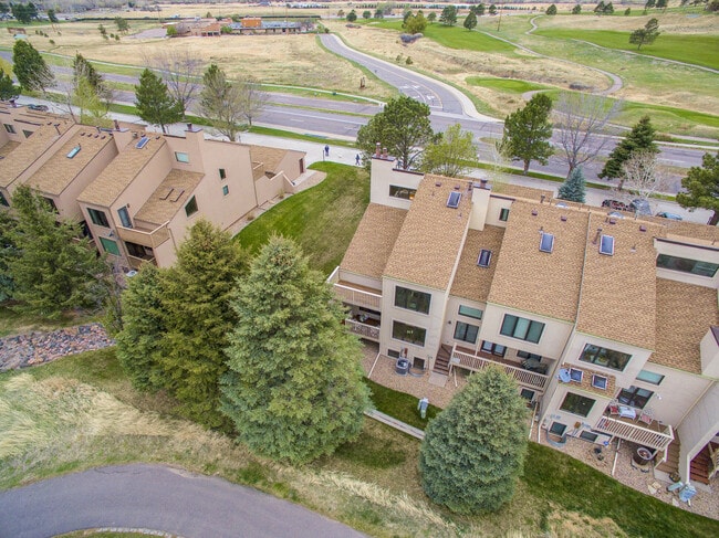 Building Photo - Breathtaking Three Bedroom Townhouse In The Pinery On The Golf Course