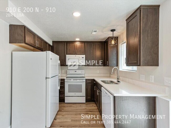 Building Photo - 910 E 200 N