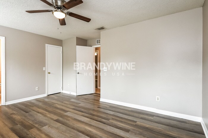Building Photo - 6813 Westborough Ln
