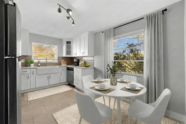 Building Photo - 124 Crystal Beach Ave