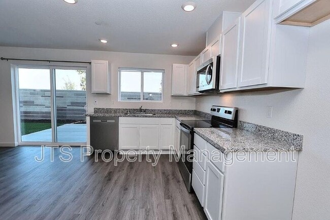 Building Photo - 2097 Shady Tree Cir