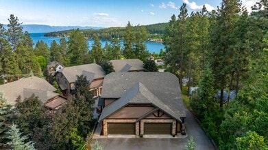 Building Photo - 3 Bed 2 Bath Condo!