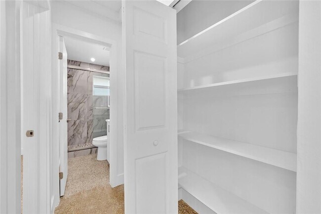 Building Photo - 5122 NE 19th Ave