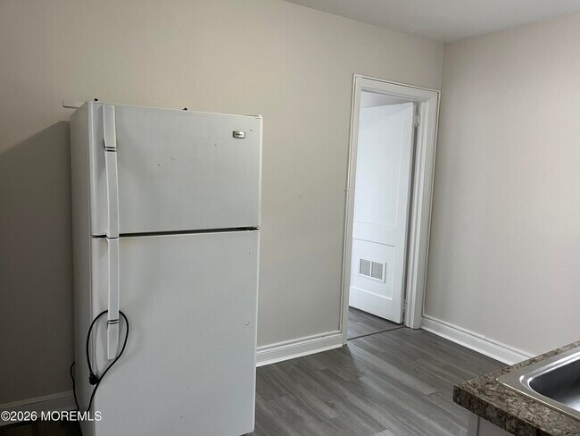 Building Photo - 406 NJ-35