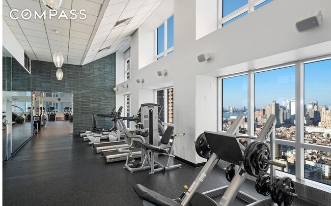 Building Photo - 350 W 42nd St