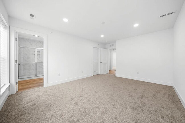 Building Photo - 3029 Howell Aly