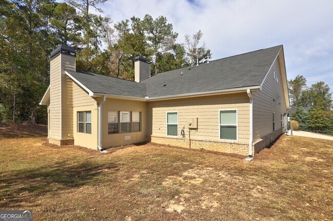 Building Photo - 100 Ruby Ln