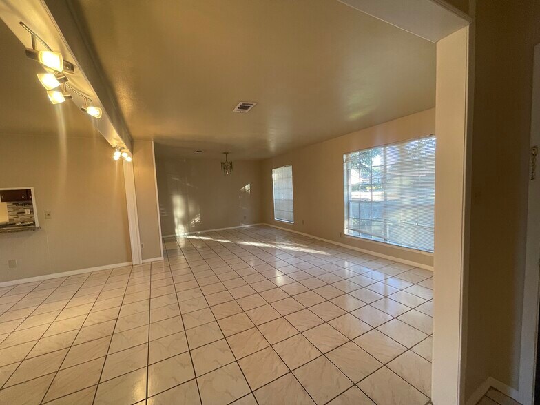 Building Photo - 1038 Beaver Bend Rd