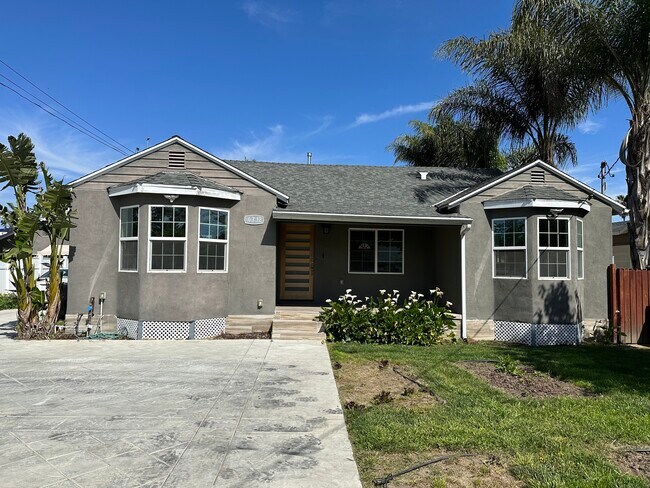 Front of house - 6712 Cedros Ave