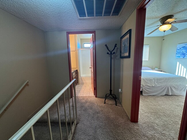 Building Photo - 2BR Furnished with Utilities & Garage, Col...