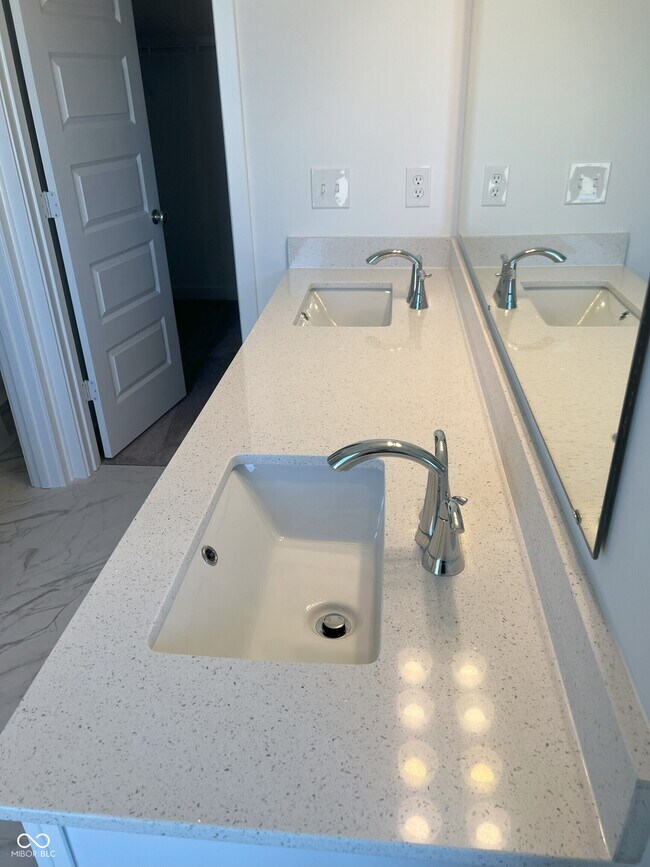 Building Photo - 13341 Minden Dr