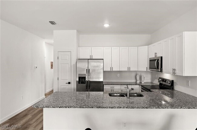 Building Photo - 719 Ichabod Ave