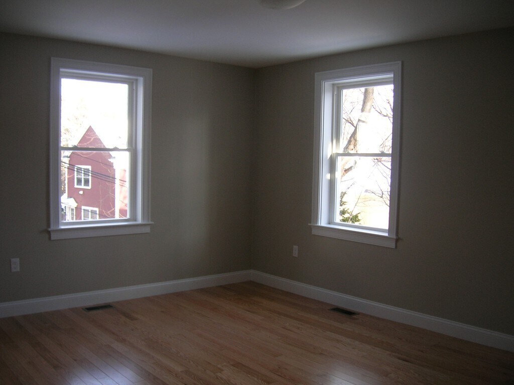 Building Photo - 53 Vine St
