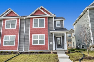 Building Photo - 671 Hillcrest Dr